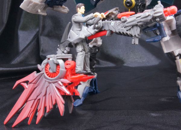 Transformers 3 Dark of the Moon Soundwave with Laserbeak & Mr. Gould (Human Alliance) toy Transformers 3 Dark of the Moon Soundwave with Laserbeak & Mr. Gould (Human Alliance) toy