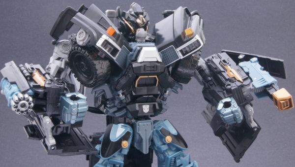 Transformers 3 Dark of the Moon Ironhide (Leader) toy Transformers 3 Dark of the Moon Ironhide (Leader) toy