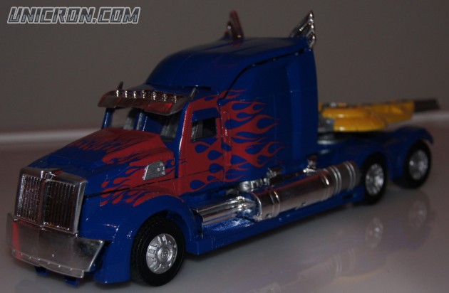 Transformers 4 Age of Extinction Optimus Prime (AoE Leader Class) toy Transformers 4 Age of Extinction Optimus Prime (AoE Leader Class) toy