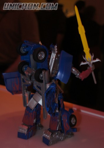 Transformers 4 Age of Extinction Optimus Prime (AoE Leader Class) toy Transformers 4 Age of Extinction Optimus Prime (AoE Leader Class) toy