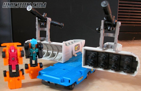 Transformers Generation 1 Micromaster Tanker Truck (combiner transport - Pipeline & Gusher) toy Transformers Generation 1 Micromaster Tanker Truck (combiner transport - Pipeline & Gusher) toy