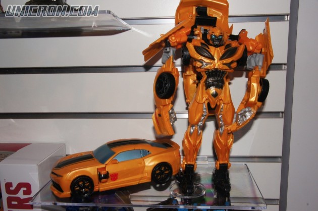 Transformers 4 Age of Extinction Bumblebee AoE Flip & Change toy Transformers 4 Age of Extinction Bumblebee AoE Flip & Change toy