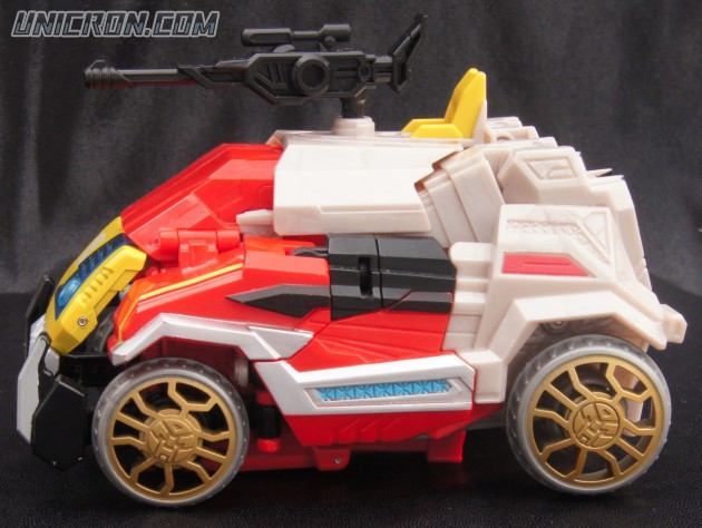 Transformers Generations Autobot Blaster with Steeljaw toy Transformers Generations Autobot Blaster with Steeljaw toy