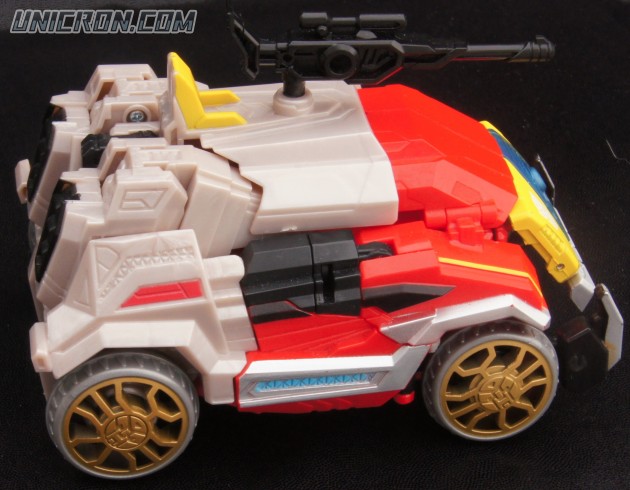 Transformers Generations Autobot Blaster with Steeljaw toy Transformers Generations Autobot Blaster with Steeljaw toy