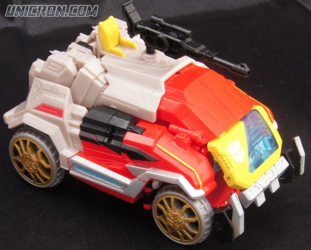 Transformers Generations Autobot Blaster with Steeljaw toy Transformers Generations Autobot Blaster with Steeljaw toy