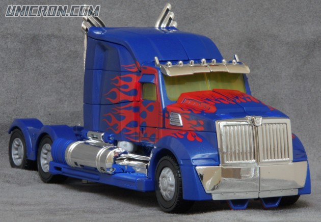 Transformers 4 Age of Extinction Optimus Prime (AoE Leader Class) toy Transformers 4 Age of Extinction Optimus Prime (AoE Leader Class) toy