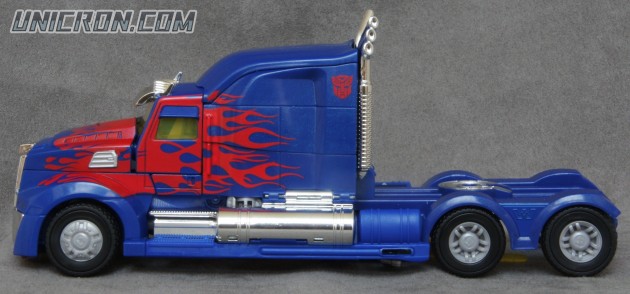 Transformers 4 Age of Extinction Optimus Prime (AoE Leader Class) toy Transformers 4 Age of Extinction Optimus Prime (AoE Leader Class) toy