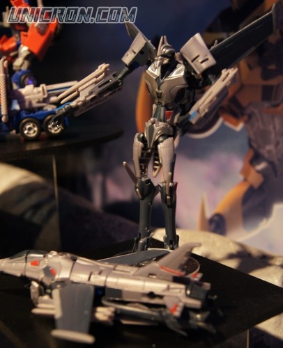 Transformers Prime Starscream (First Edition) toy Transformers Prime Starscream (First Edition) toy