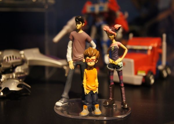 Transformers Prime Entertainment Pack (First Edition - Optimus Prime & Megatron with Raf, Jack, & Miko) toy Transformers Prime Entertainment Pack (First Edition - Optimus Prime & Megatron with Raf, Jack, & Miko) toy