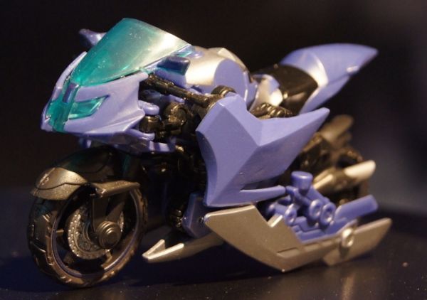 Transformers Prime Arcee (First Edition) toy Transformers Prime Arcee (First Edition) toy