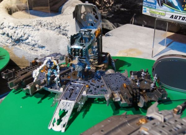 Transformers Cyberverse Autobot Ark with Autobot Roller toy Transformers Cyberverse Autobot Ark with Autobot Roller toy