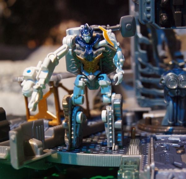 Transformers Cyberverse Autobot Ark with Autobot Roller toy Transformers Cyberverse Autobot Ark with Autobot Roller toy