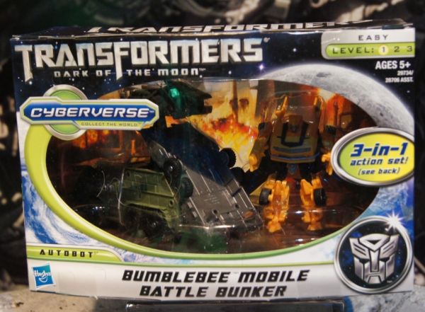 Transformers Cyberverse Bumblebee w/ Mobile Battle Bunker toy Transformers Cyberverse Bumblebee w/ Mobile Battle Bunker toy