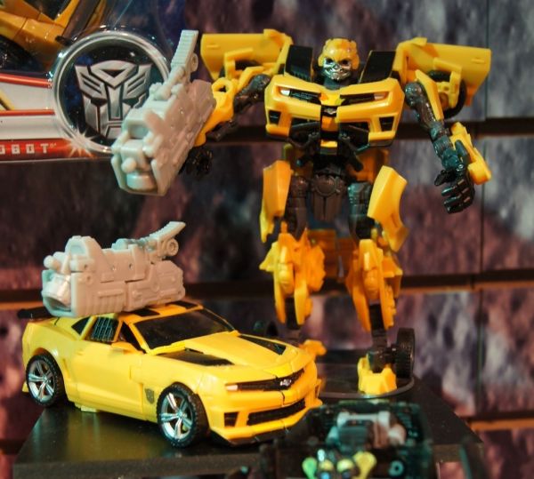 Transformers 3 Dark of the Moon Bumblebee (Deluxe) toy Transformers 3 Dark of the Moon Bumblebee (Deluxe) toy