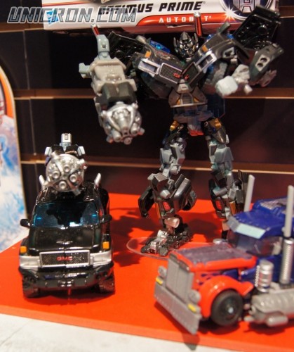 Transformers 3 Dark of the Moon Ironhide (Voyager) toy Transformers 3 Dark of the Moon Ironhide (Voyager) toy