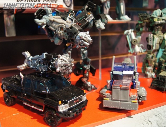 Transformers 3 Dark of the Moon Ironhide (Voyager) toy Transformers 3 Dark of the Moon Ironhide (Voyager) toy