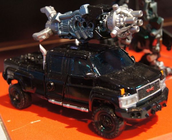 Transformers 3 Dark of the Moon Ironhide (Voyager) toy Transformers 3 Dark of the Moon Ironhide (Voyager) toy
