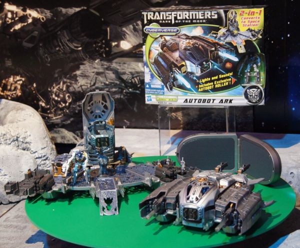 Transformers Cyberverse Autobot Ark with Autobot Roller toy Transformers Cyberverse Autobot Ark with Autobot Roller toy